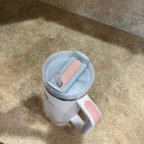 30 oz Stanley Pink Insulated Mug with Handle - Picture 5 of 5